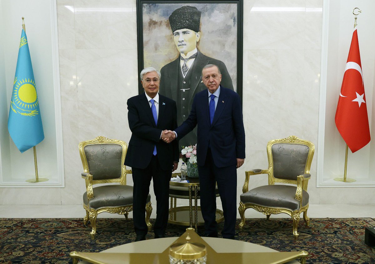 Cumhurbaşkanımız Sayın Recep Tayyip Erdoğan, Kazakistan Cumhurbaşkanı Kasım Cömert Tokayev'i karşıladı.