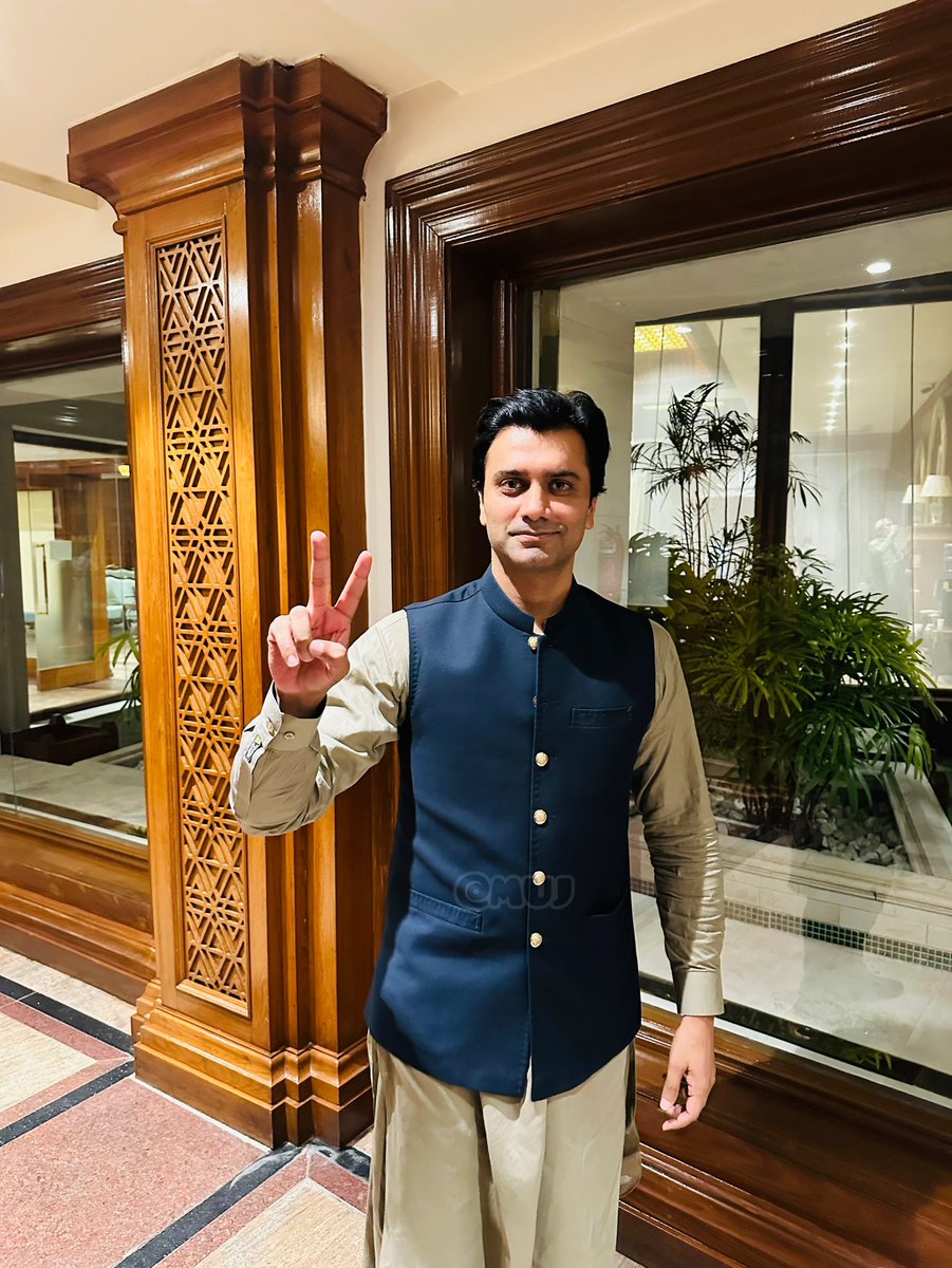 mianumarjamil's tweet image. نہ خوف، نہ ڈر، نہ 15اجلاس معطلی سے پریشان ۔
کپتان کا سپاہی خالد نثار ڈوگر ۔۔ وکٹری نشان ✌🏻💪🏻🔥