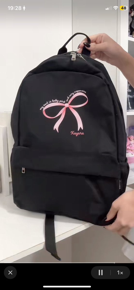 brainybun's tweet image. comprei uma bolsa exatamente assim. Querem que eu grave um unboxing?