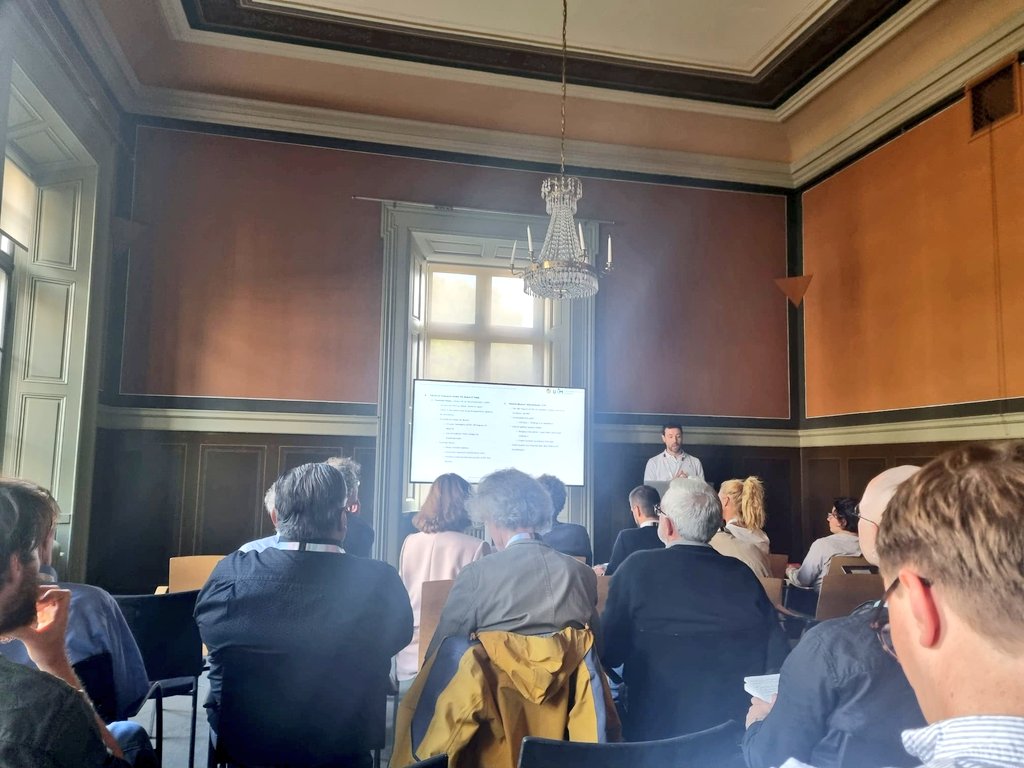 Historia Social (@historia_social) on Twitter photo Nuestro compañero Jesús Agua (<a href="/jwatermelono/">Watermelono</a>) impartiendo la ponencia:
"Privileged Manufactures and Urban Market in Early Modern Madrid"
World Economic History Congress (Lund) 🔥 Nuestro compañero Jesús Agua (<a href="/jwatermelono/">Watermelono</a>) impartiendo la ponencia:
"Privileged Manufactures and Urban Market in Early Modern Madrid"
World Economic History Congress (Lund) 🔥