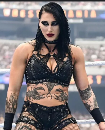 WintourArcadia's tweet photo. One more would be a WWE collab SOLELY if it meant a Junker Queen / Rhea Ripley skin. Two Aussie baddies would be PERFECT @PlayOverwatch @RheaRipley_WWE @WWE  OK I reinstall Twitter/X/whatever again 🤭 https://t.co/WYoLIO7KKI