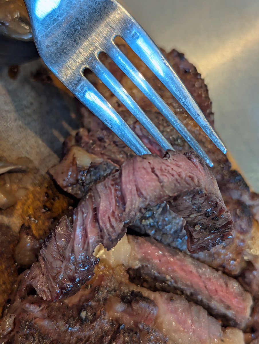 jayclark0106's tweet image. It was that tender it was bending like a 4lb Trout 🤤😍🔥 #Ribeye #Steak