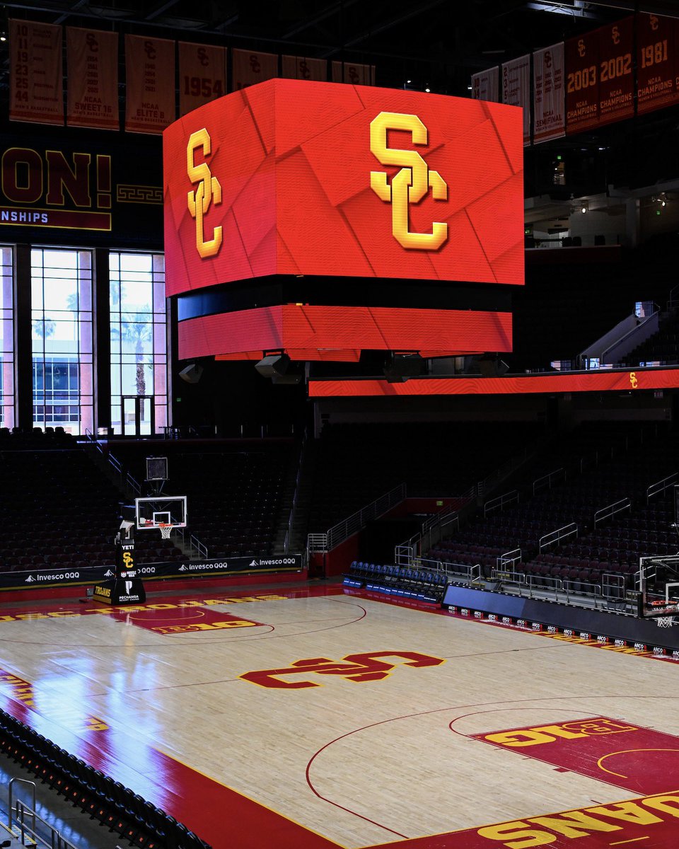 Hello, beautiful! 😍 

Galen Center has a brand new video board ✌️