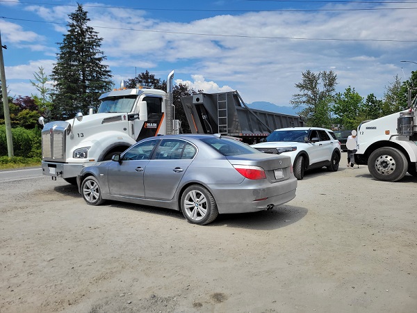 GRCenCB's tweet image. #PatrouilleRoutièreCB  -  Adolescent d’Abbotsford : près de 1 800 $ d’amendes pour avoir fui la Patrouille routière de la C.-B. à grande vitesse et percuté un camion-benne stationné cb-bc.grc-rcmp.gc.ca/ViewPage.actio…