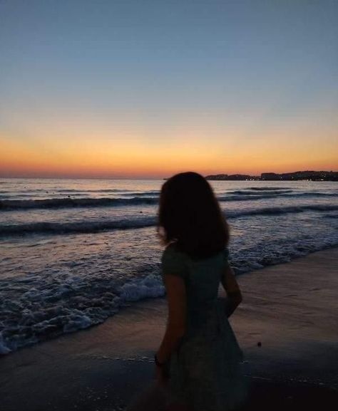 _ameena1's tweet image. Spent the day with my favourite view and fev people 🌊✨️🎂