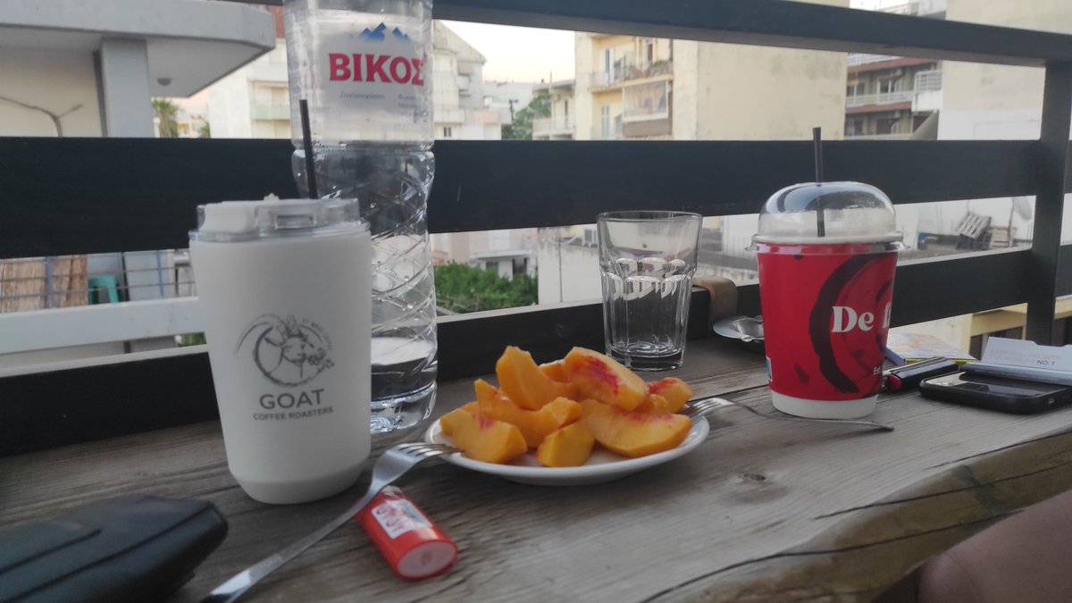tsiou__21's tweet image. Αυτό, δροσερό αερακι κ η @Xenia_vivo