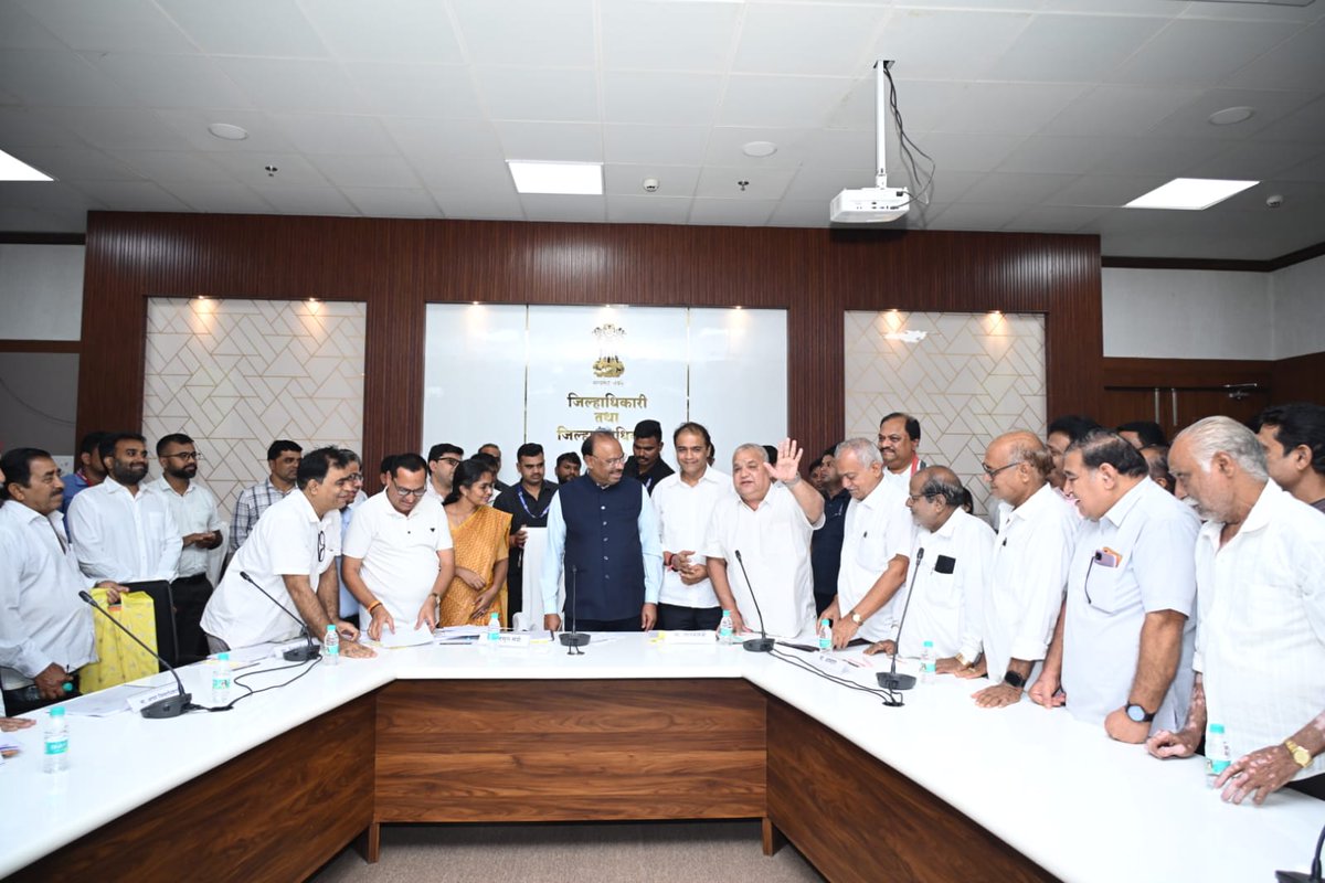 DRPANKAJBHOYAR's tweet image. निवासी व वाणिज्यिक क्षेत्राकरीता सवलतीच्या दराने मालमत्ता पत्रक किंवा सातबारा यावर सत्ताप्रकार कोणताही असला तरी जमिनीचे शर्तभंग नियमानुकुलन करण्यास मंजूरी दिल्याबद्दल समस्त वर्धेतील सिंधी समाजबांधवांकडून महसूल मंत्री मा.श्री. चंद्रशेखरजी बावनकुळे साहेब यांचे आभार मानले.