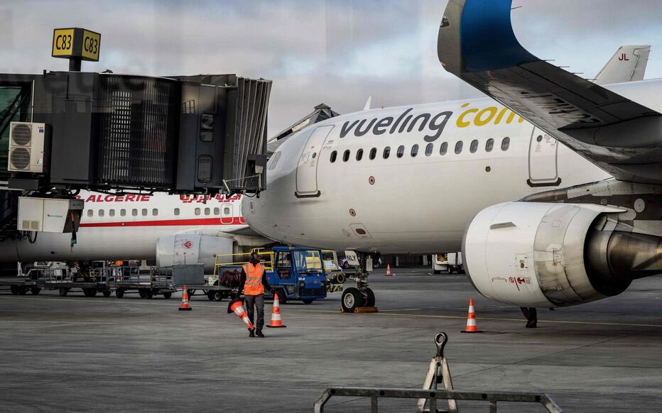 🇪🇸✈️ FLASH | Vueling révèle ce lundi soir avoir recueilli des témoignages de passagers présents à bord du vol. Ces derniers ont décrit les faits survenus et leurs récits concordent avec ceux de la Guardia Civil et de la compagnie. (Le Parisien)