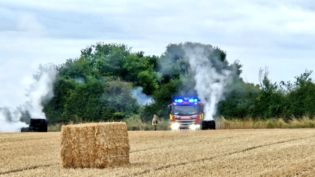 Dog walked this morning. 
Spotted the smoke from miles away.
Completely the wrong direction route home but glad we went to investigate. 
Half dozen bales burning &amp; call made to <a href="/HWFire/">Hereford & Worcester Fire and Rescue Service</a>.
Could have been a lot worse !