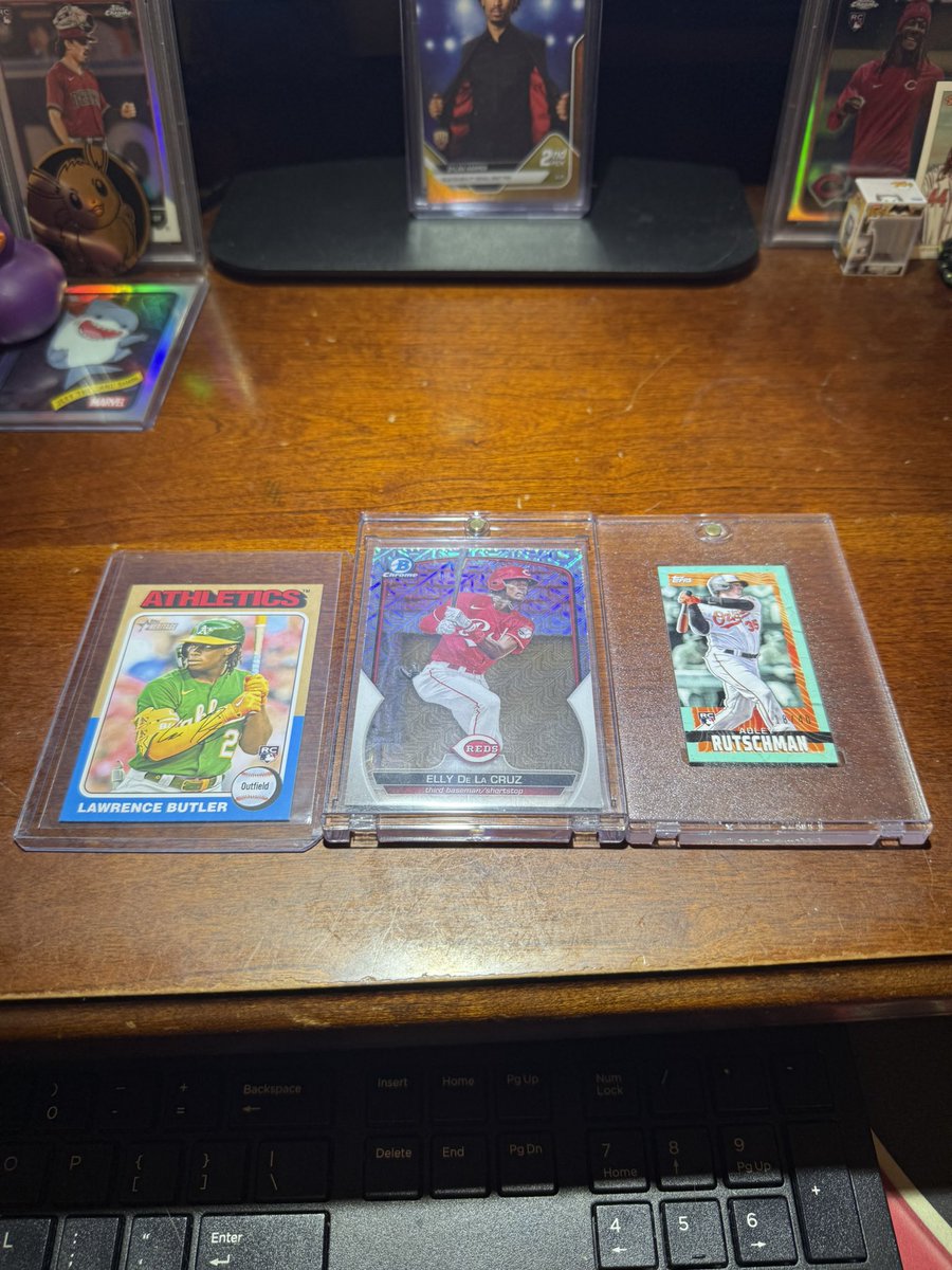 mini giveaway number 2 till 1k followers

to enter: just like, rt, and follow🫡

i’ll do 3 winners at they same time, will be first claim gets there choice! 

topps heritage lawrence butler mini sp 
elly de la cruz mega box mojo bowman 
topps ripped adley rutschman mini /40