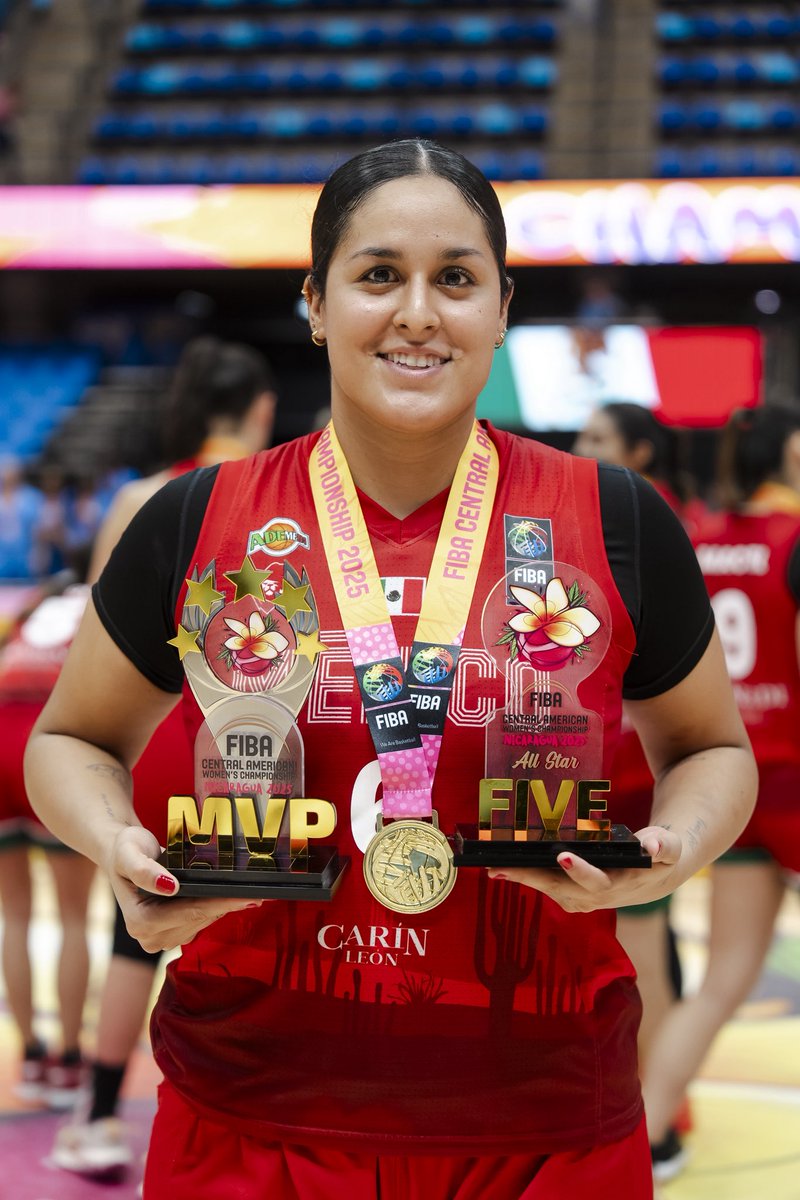 mexbasquet's tweet photo. #MexBasquet 🇲🇽🏀 ¡Mariana fue la 𝑴𝑽𝑷 indiscutible del #COCABA!
La sinaloense @_marianavm6 dominó el torneo en el que México se coronó campeón, promediando 15 puntos, 17.3 rebotes, 2.5 asistencias y 27.8 de efectividad. ¡Felicidades! https://t.co/cTr2ZeyjhC