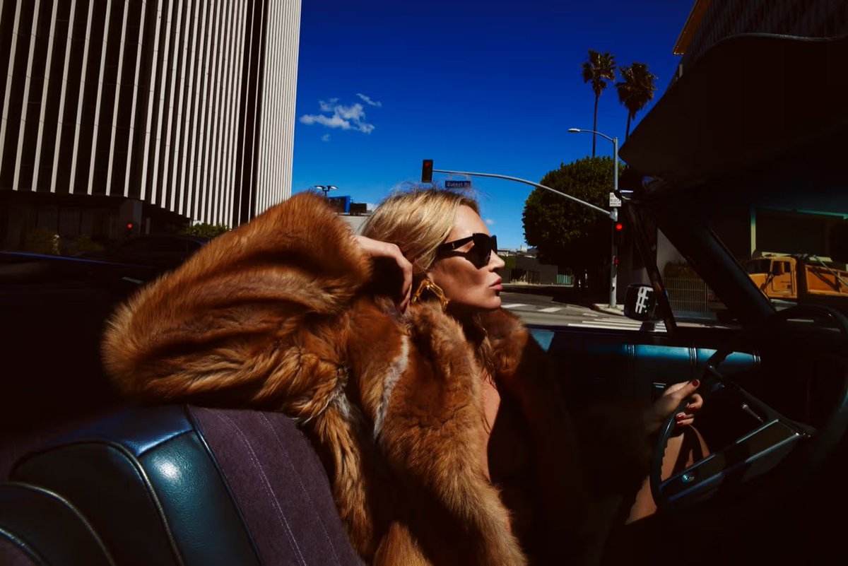 kendam_com's tweet image. VELVET HEAT: Saint Laurent Fall Winter 2025-2026 Campaign with Kate Moss, Chloë Sevigny and Frankie Rayder shot by Mert Alas kendam.com/news/campaigns…

#SaintLaurent #FW25 #AW25 #Campaigns #Paris #Fashion #Kendam