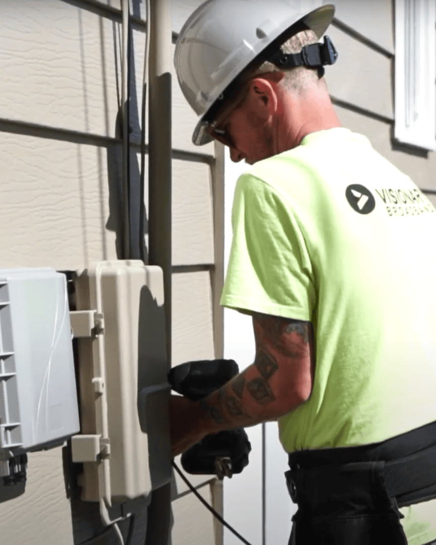 visionaryyeah's tweet image. Our field techs are on the move, working hard to ensure a smooth process and get you connected fast! 🚚🔧 #fieldtechs #smoothconnection #stayconnected #greatteam