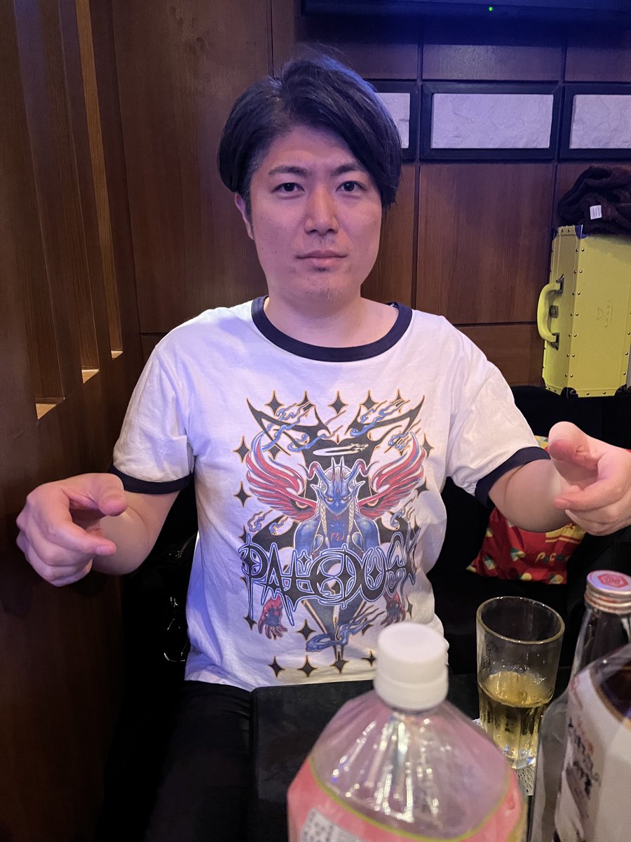 rate1484's tweet image. ガーデンご来店いただいた皆さまありがとうございました!
浅井裕介と1週間口利かないつもりが遊びにきてくれたので口を利いてしまいました。いいから俺の32000返せ