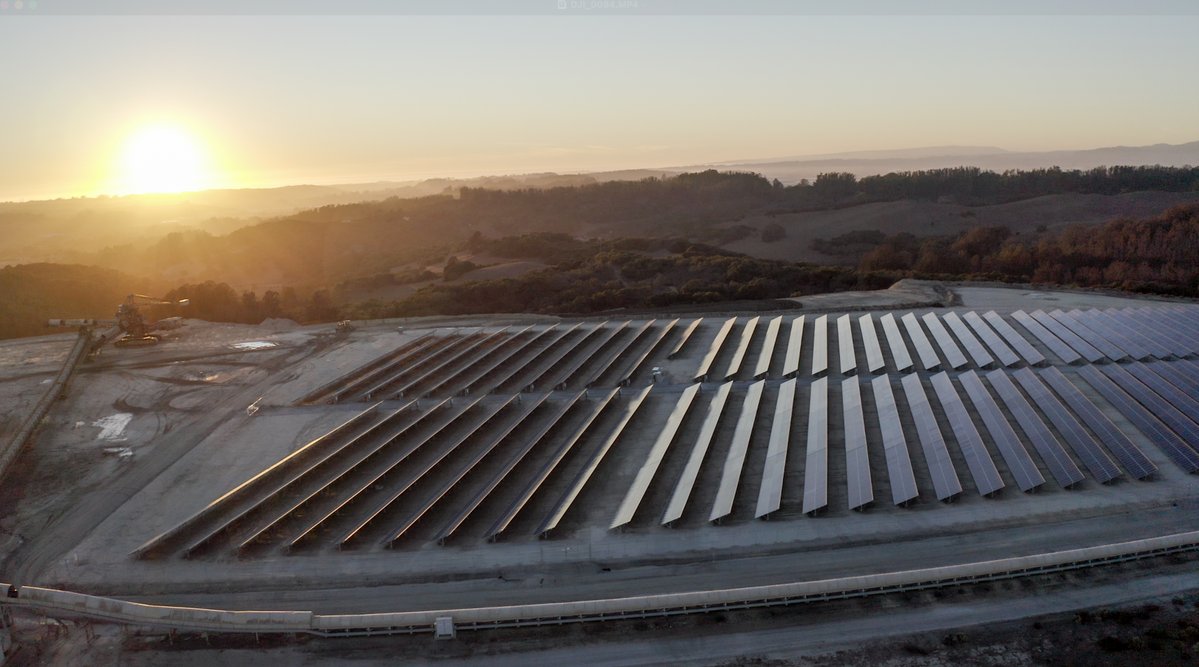 Some companies farm produce; we farm solar energy🌎⚡🌱 

Our 18,000-panel solar farm at the Wilson Quarry is one of the largest solar projects in Northern California.  

#SolarRevolution #EnergyTransition #NetZero #SolarForChange