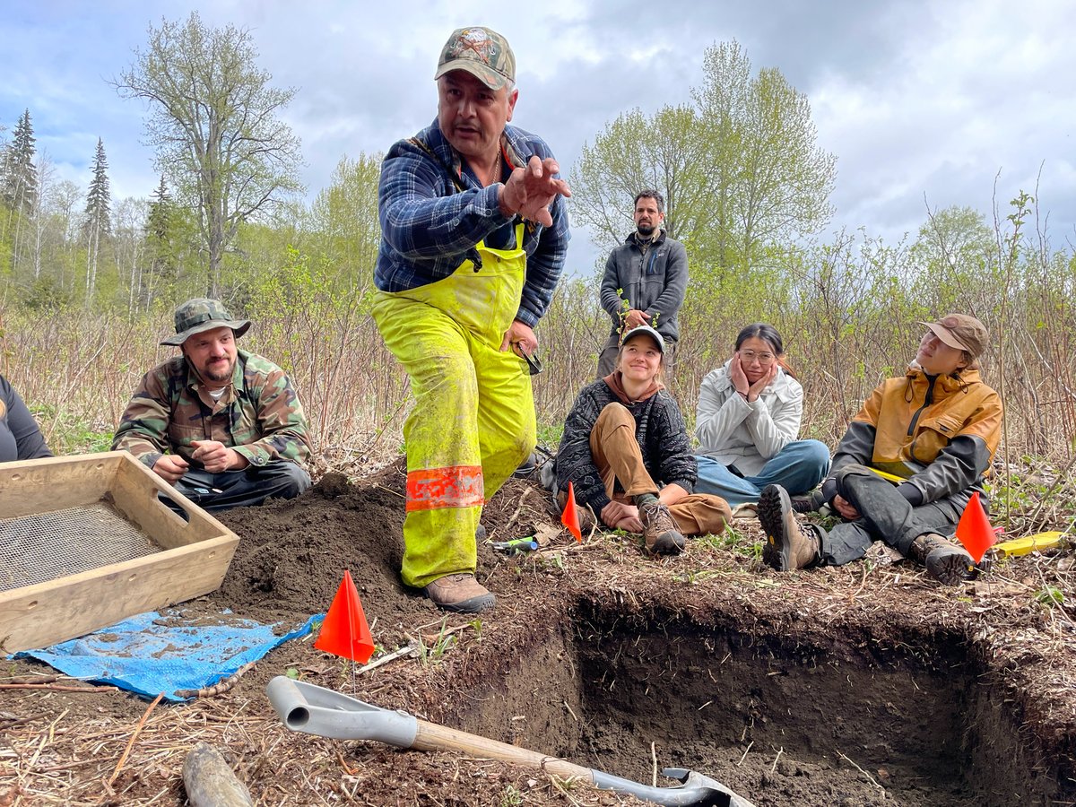 SFUFASS's tweet image. In May, nine undergraduate students traded textbooks and lecture halls for 2 weeks of fieldwork and experiential learning in northwestern BC within Luutkudziiwus (Gitxsan) Territories—all part of @sfu_indg&apos;s first field school course, INDG 435. 
Read more: sfu.ca/fass/news/2025…