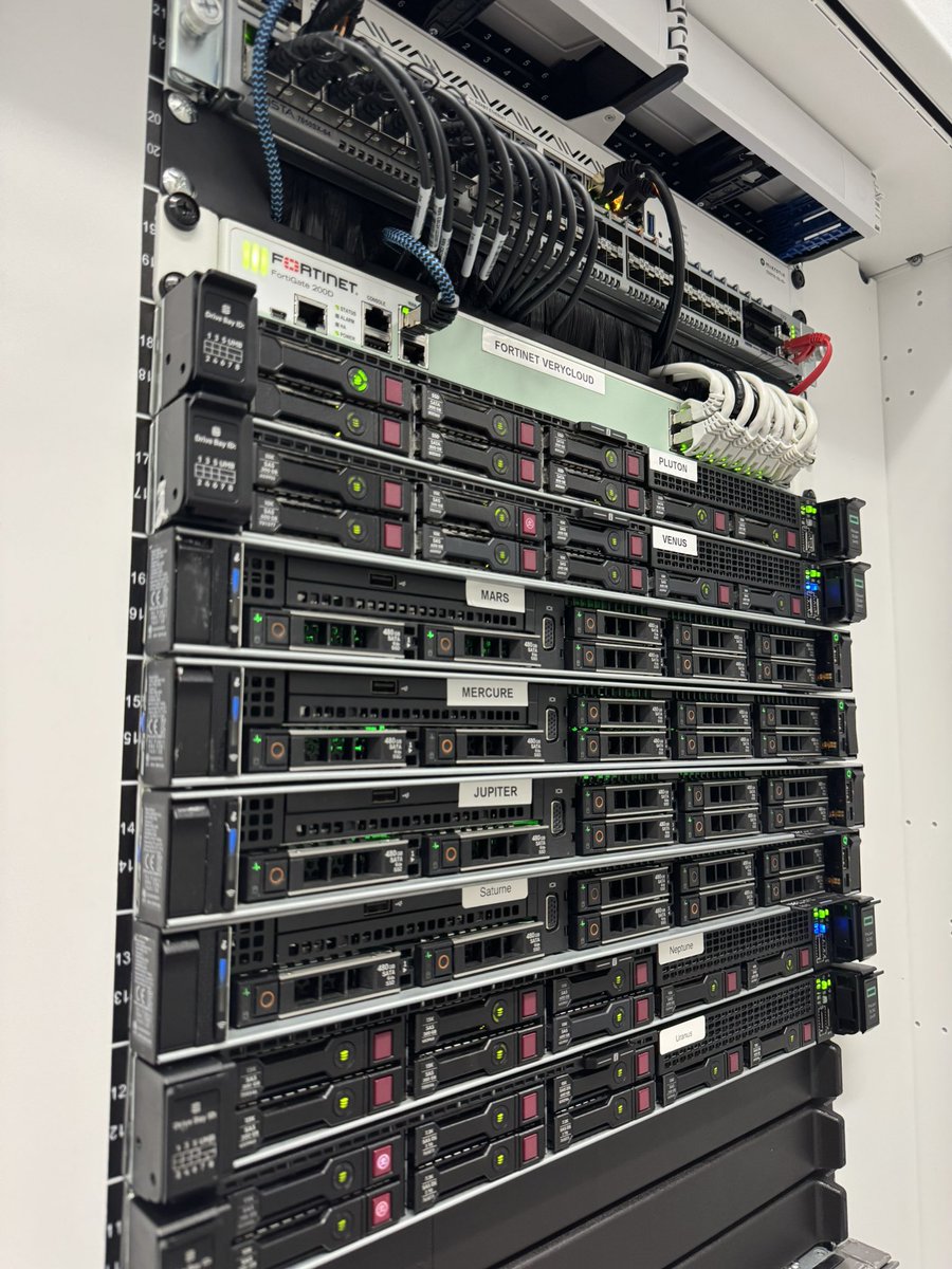 Ajout d’un nouveau serveur pour renforcer notre offre de VPS SSD sur TH3
👉 verycloud.fr/vps/linux

#datacenter #cloud #vps