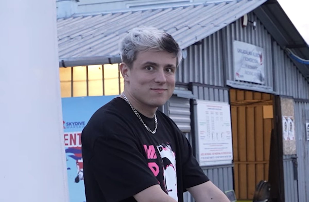 niki tweet media
