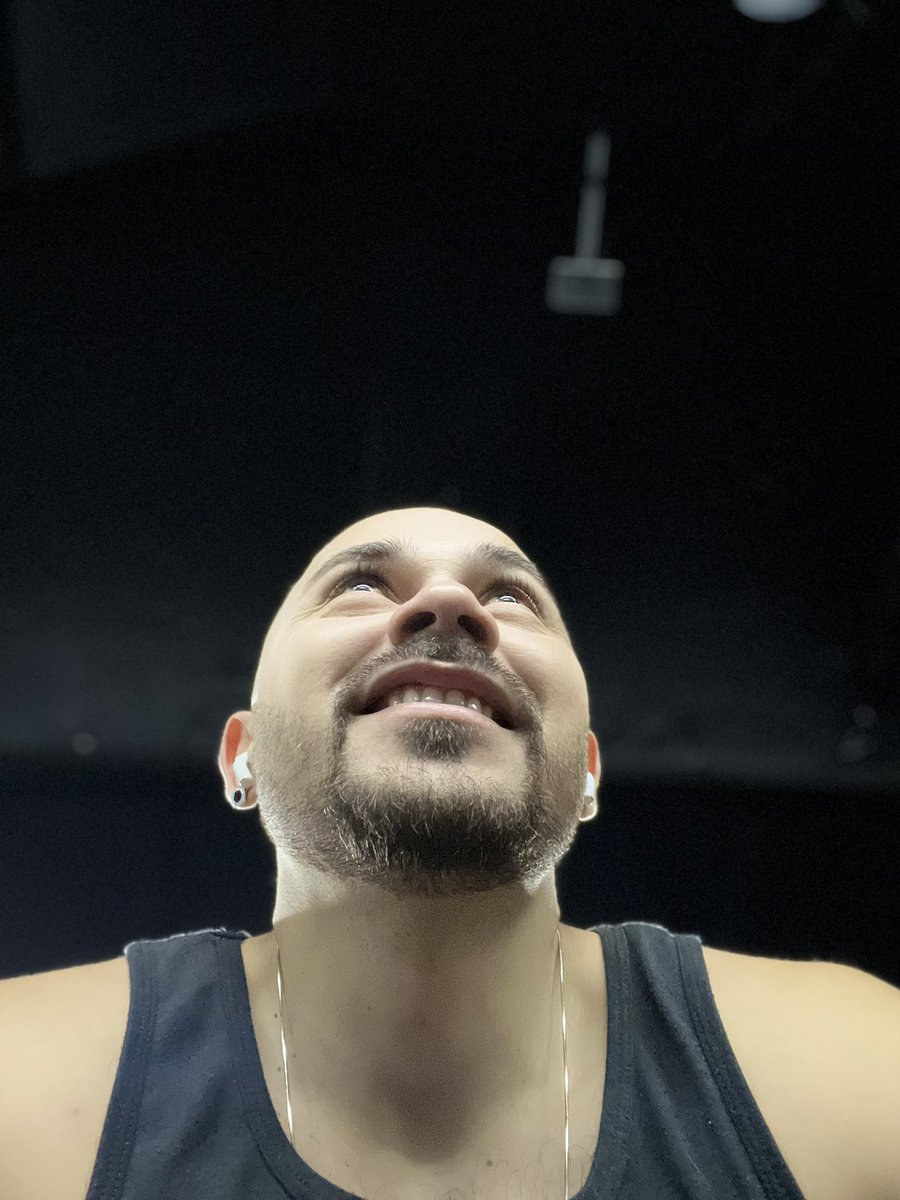 elrafa69x's tweet image. Mi cara cuando pensé que ya no podía más…
pero el anillo seguía vibrando. 😳🔄
#ModoTurbo #Sensualité
@sensualite_CL