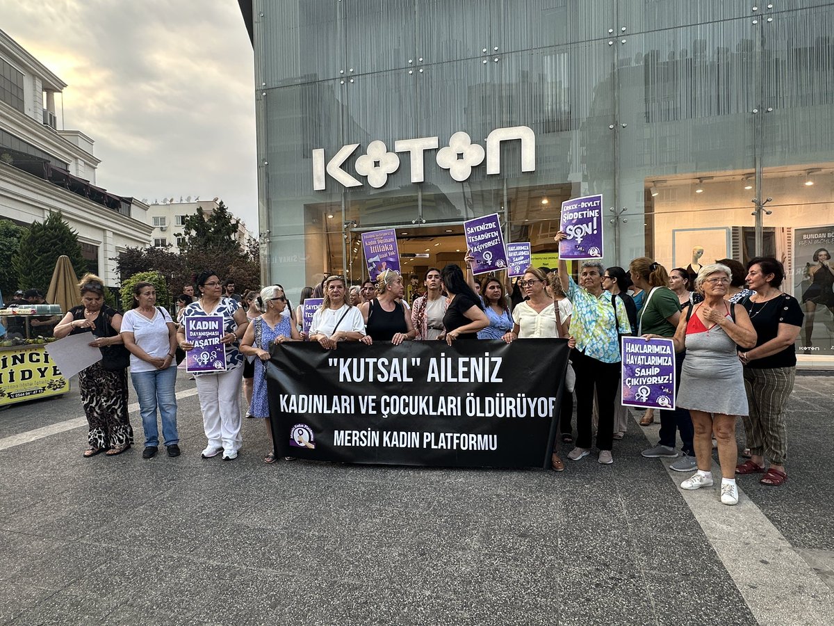 Mersin Kadın Platformu, kadın katliamlarına karşı eylemdeydi 

sendika.org/2025/07/mersin…