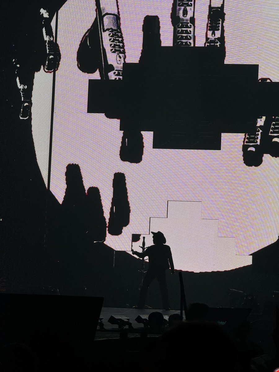 hyyhmuse's tweet image. honestly this was the coolest picture I took of jin #RUNSEOKJIN_epTOUR_Tampa
#RUNSEOKJIN_epTOUR_US
