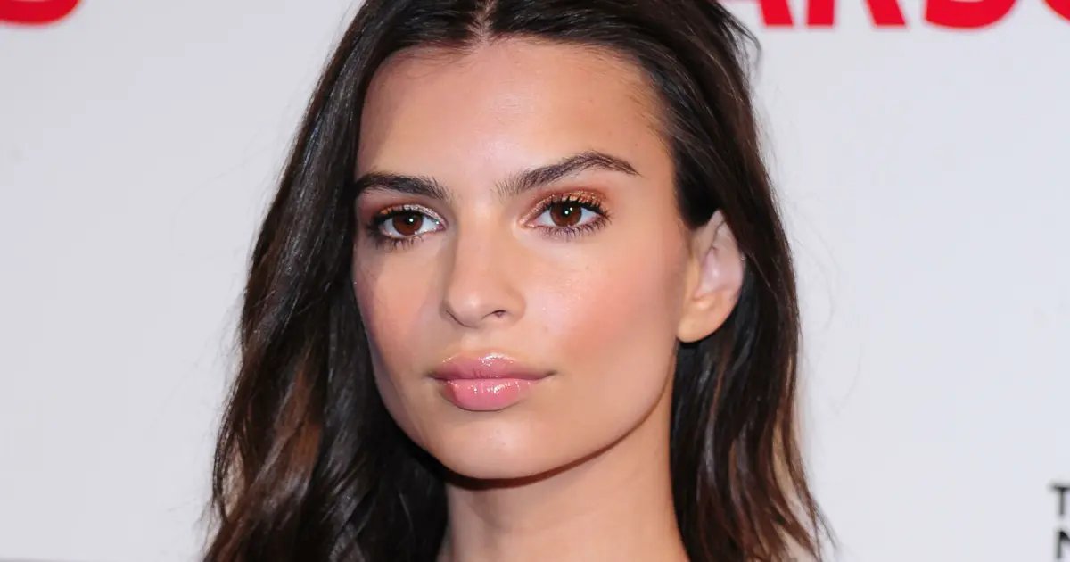 seiska's tweet image. Supermalli Emily Ratajkowski koettelee Instagramin rajoja dlvr.it/TM94SV Lue lisää seiska.fi
