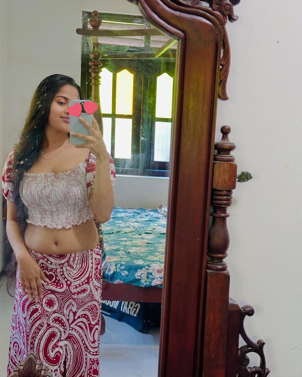 Mirror Magic 🌺🪞🤳🦋