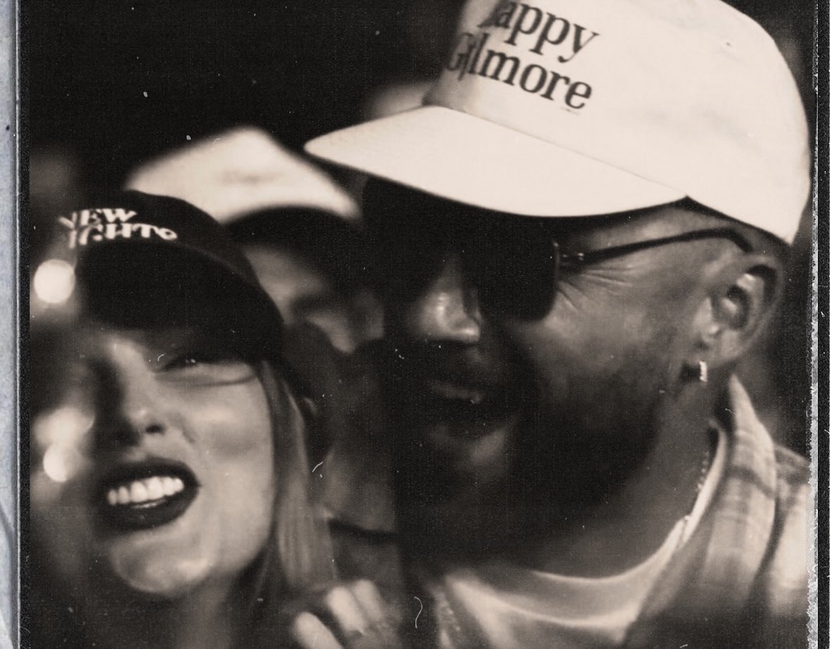 silentswiftie89's tweet image. “he makes her feel safe and supported and she brings so much joy into his life”