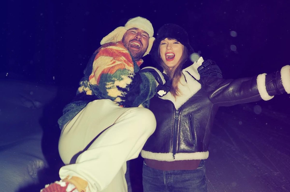 silentswiftie89's tweet image. “he makes her feel safe and supported and she brings so much joy into his life”