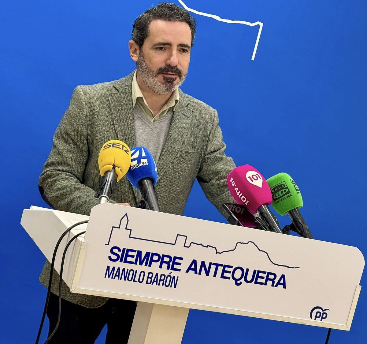 Populares Antequera (@ppantequera) on Twitter photo 💙Antequera, muy presente en la dirección nacional del <a href="/ppopular/">Partido Popular</a>
<a href="/angeluisgonza/">Angel Luis Gonzalez</a>
Coordinador de Organización en la Secretaría General
<a href="/jotacarmona_/">Jota Carmona</a>
Secretario de Evolución Demoscópica, en la Vicesecretaría de Política Autonómica, Municipal y Análisis Electoral
#SiempreAntequera 💙Antequera, muy presente en la dirección nacional del <a href="/ppopular/">Partido Popular</a>
<a href="/angeluisgonza/">Angel Luis Gonzalez</a>
Coordinador de Organización en la Secretaría General
<a href="/jotacarmona_/">Jota Carmona</a>
Secretario de Evolución Demoscópica, en la Vicesecretaría de Política Autonómica, Municipal y Análisis Electoral
#SiempreAntequera