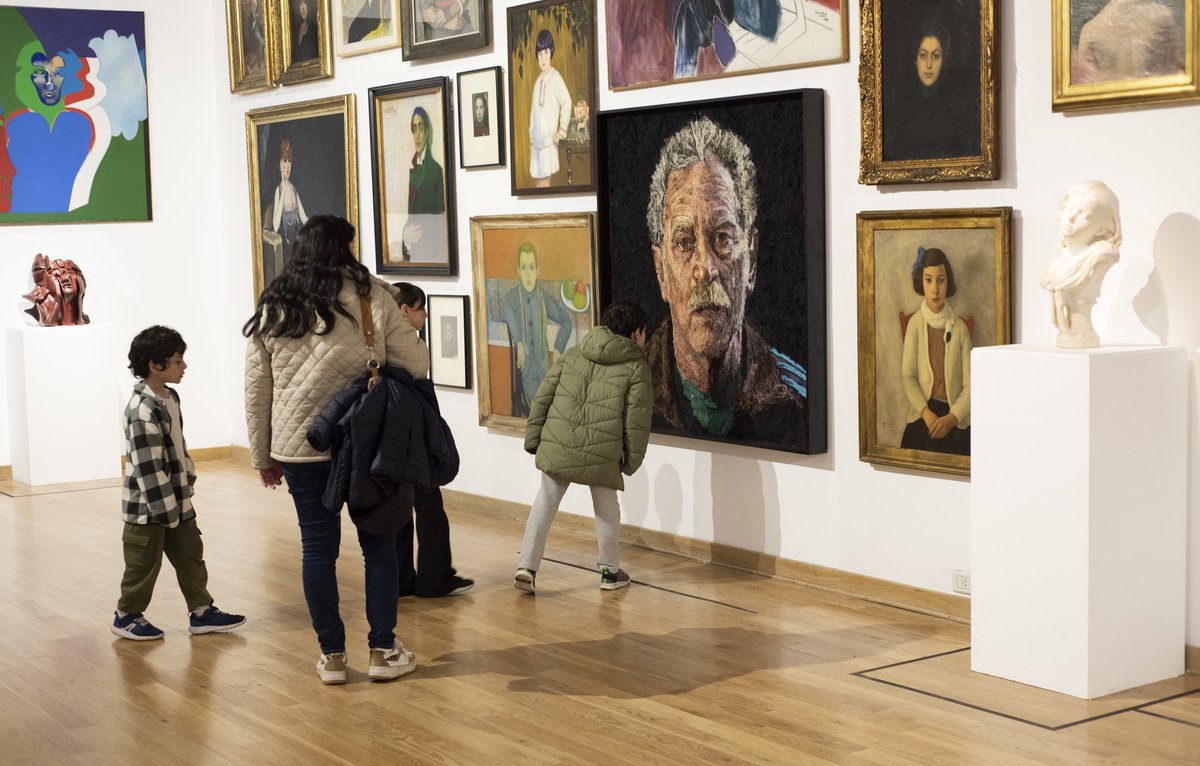 #VacacionesDeInvierno “Secretos revelados” propone un recorrido autoguiado con tarjetas interactivas para descubrir, de forma dinámica y lúdica, cerca de 300 obras de la colección del Bellas Artes, exhibidas en la muestra #MuseoSecreto.
📌¿Cuándo? miércoles 30 de julio, a las 15