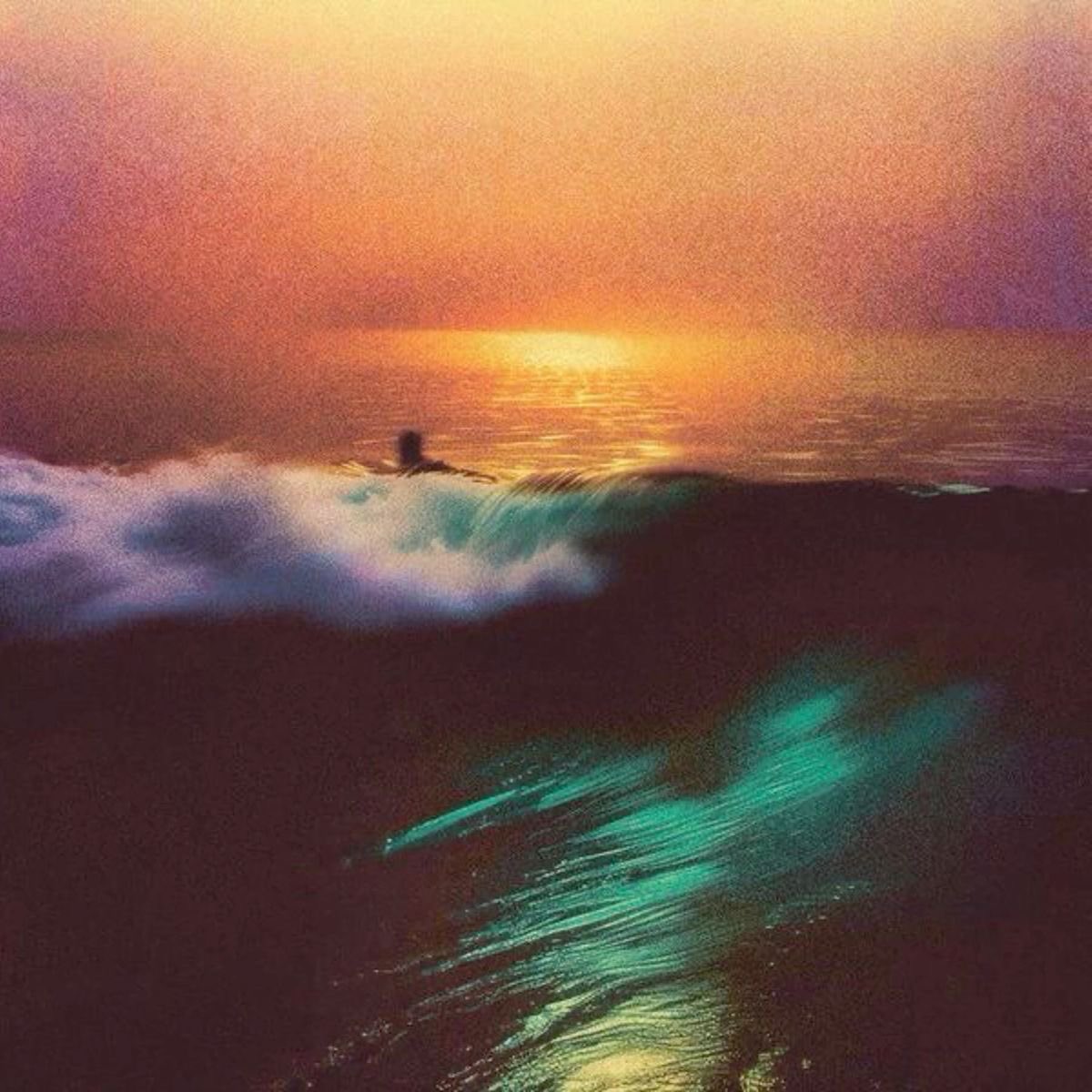 skyrocketstella's tweet image. determine the colour of your sea