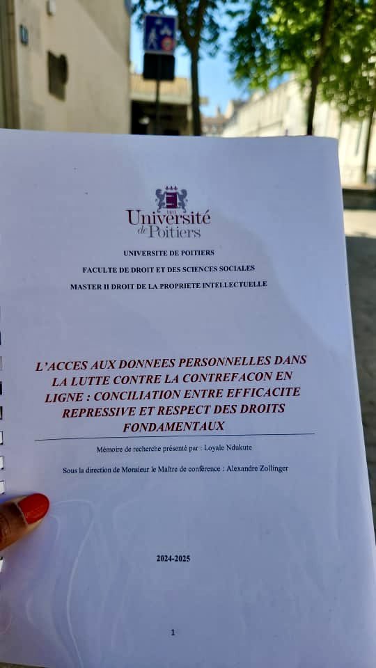 LoyaleNdukute's tweet photo. Le 30 juin dernier, j’ai soutenu mon mémoire de recherche, clôturant deux belles années de Master de droit à l’Université de Poitiers.

Je suis fière d’avoir pu mener à bien ce projet d’études à l’étranger et suis remplie de gratitude et surtout d’enthousiasme pour la suite! 🤍⚖️ https://t.co/BsUcOjQa4Q