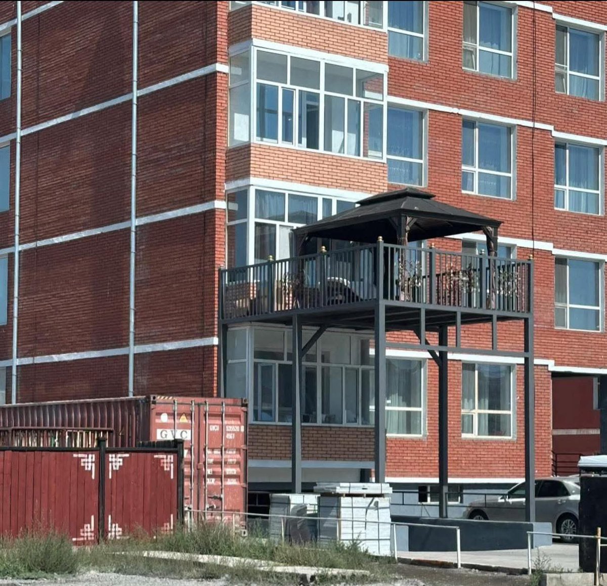 Мэдэхгүй болоод асуужийнөө.. 2давхарын айл ингэж террасс хийлгэж болох уу🤔😳