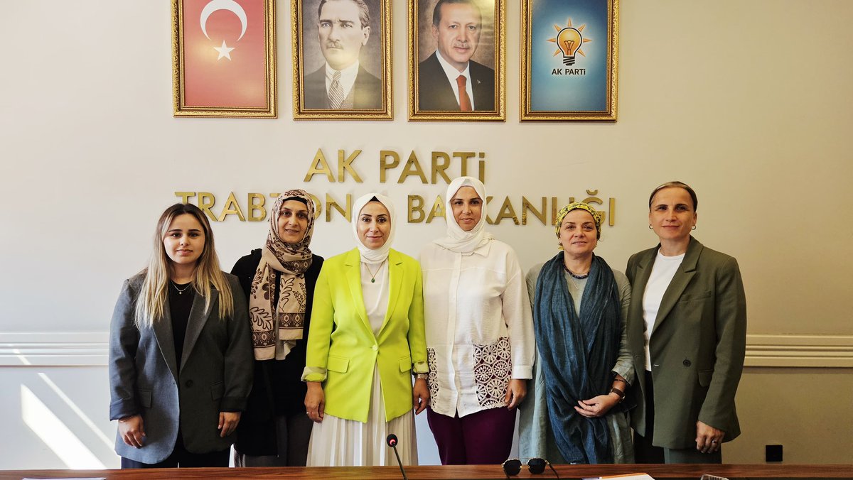 ayfercihan's tweet image. 📍Kadın Muhtarlarımızla Buluşma
🤝 Birlikte Güçlüyüz
Bugün mahallelerimizin sesi, halkımızın temsilcisi olan kıymetli kadın muhtarlarımızla bir araya geldik.
Yerelde hizmetin en yakın temsilcileri olarak sahada gece gündüz çalışan, mahalle mahalle dokunan bu güçlü kadınlarla…