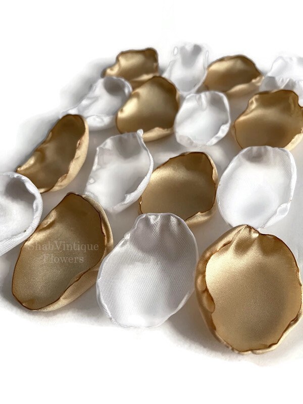 OurPlaceToNest's tweet image. New product: Wedding Table Decorations, Gold and white flower petals, fall wedding aisle decor, photoshoot prop ππ½ππ½ nuel.ink/lc5zzw
