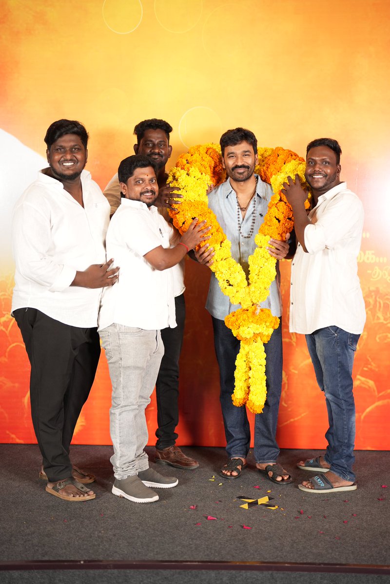 திருவள்ளூர் SOUTH DHANUSH FANS CLUB (@thiruvallur_dfc) on Twitter photo Team <a href="/thiruvallur_DFC/">திருவள்ளூர் SOUTH DHANUSH FANS CLUB</a> ❤️
Thanks <a href="/DirectorS_Shiva/">Subramaniam Shiva</a> and <a href="/B_RAJA_/">RAJA B RAJA</a> for this Opportunity ❤️🥹
#HappyBirthdayDhanush <a href="/dhanushkraja/">Dhanush</a> Team <a href="/thiruvallur_DFC/">திருவள்ளூர் SOUTH DHANUSH FANS CLUB</a> ❤️
Thanks <a href="/DirectorS_Shiva/">Subramaniam Shiva</a> and <a href="/B_RAJA_/">RAJA B RAJA</a> for this Opportunity ❤️🥹
#HappyBirthdayDhanush <a href="/dhanushkraja/">Dhanush</a>