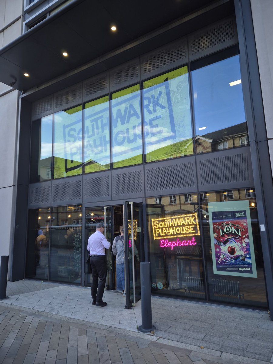 ATDazzles's tweet image. Tonight's viewing - at @swkplay for 'Maiden Voyage'.
Look out for my review tomorrow.