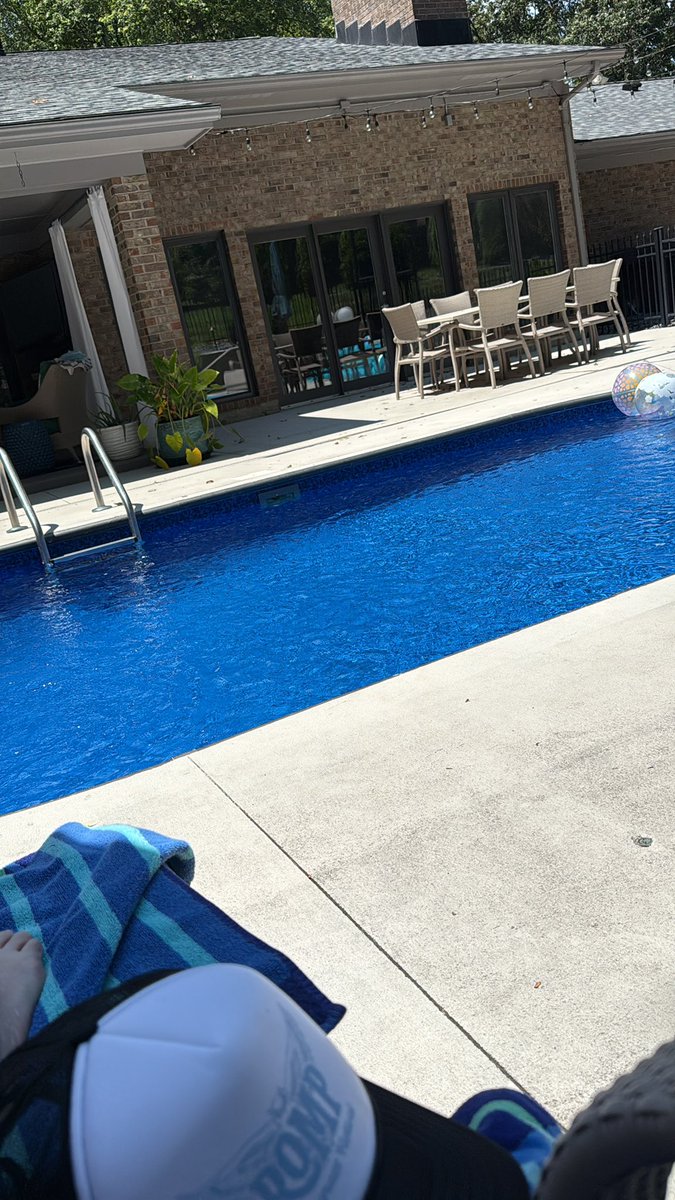 caitamirrorball's tweet image. spending my last day off by the pool