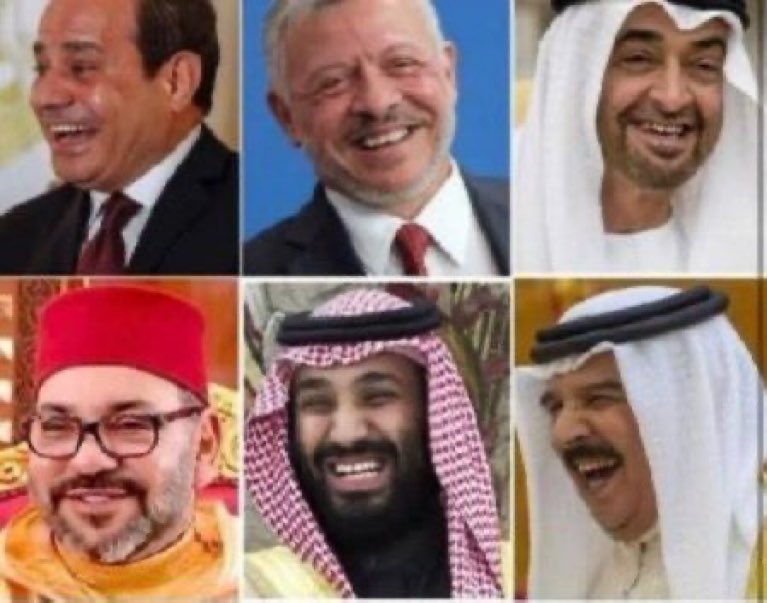 # ملوك_الطوائف نسخة ٢٠٢٥‼️
سيناريو الاندلس يتكرر‼️
يبذلون الغالي والرخيص لأجل الحكم
يرسلون الاموال والثروات طلبا للحماية
واحيانا يتنازلون عن اراضيهم‼️
(منقول)