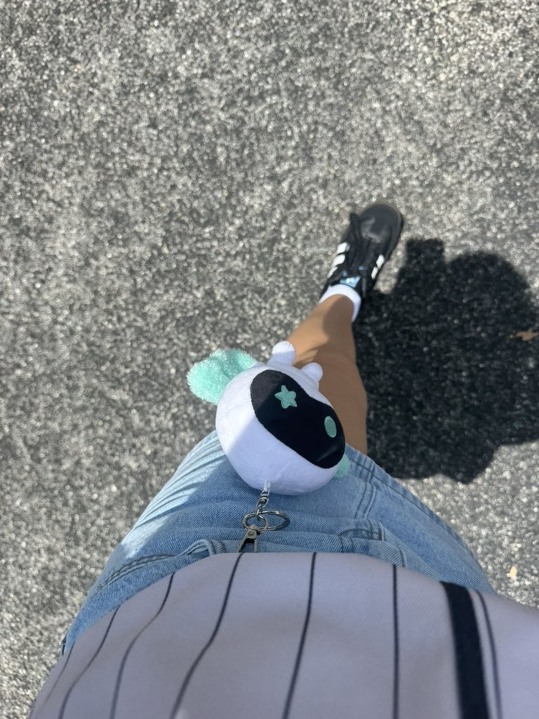 deservesjk's tweet image. i wanna bring him everywhere with me now😭