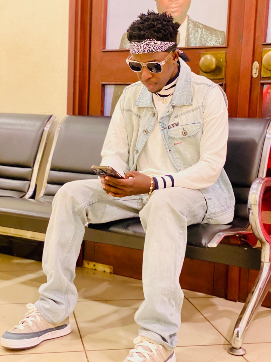 sparktvuganda's tweet image. I couldn’t leave home for Kampala without my parents’ blessings. Even though they weren’t fully supportive of my dream, I made sure to earn their approval. When I finally came to Kampala, my first song, Love Legend, became an instant hit - Victor Ruz, Musician
#21Questions