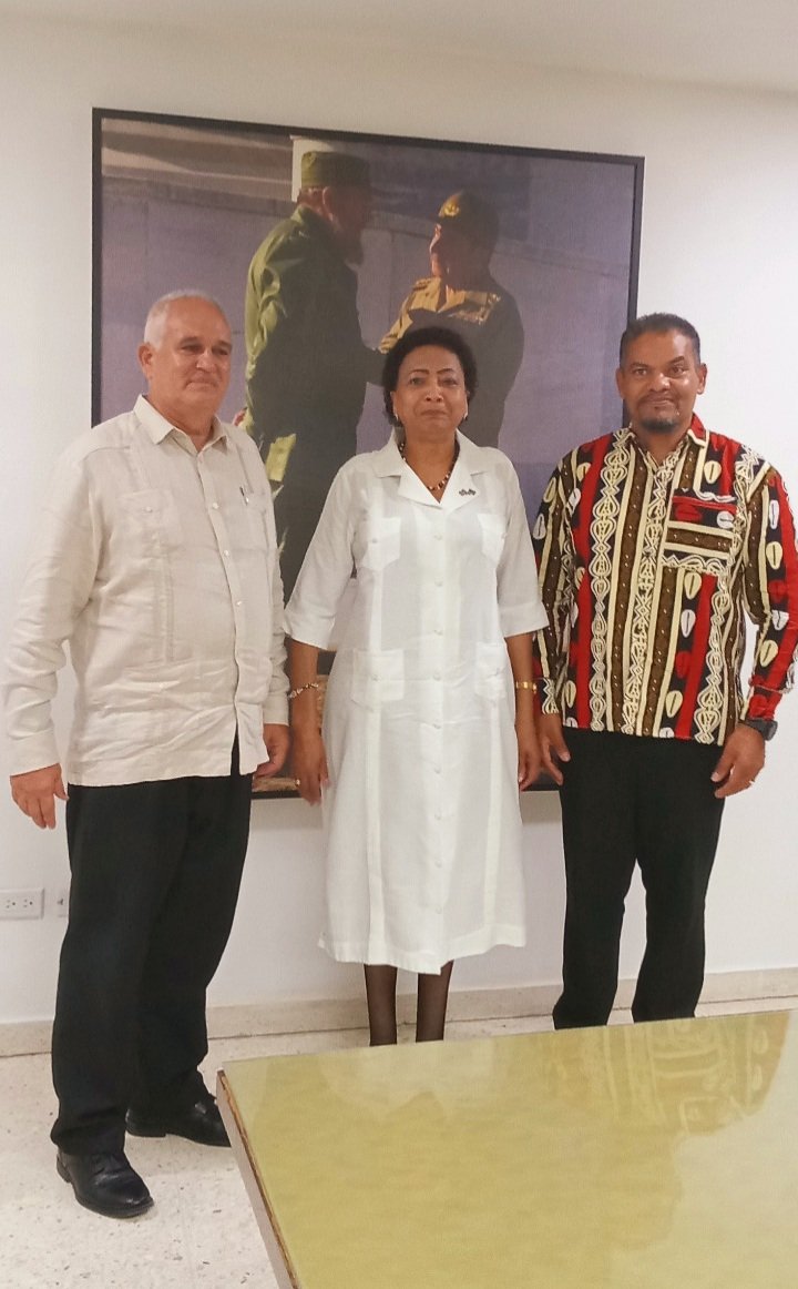EmilioLozadaG's tweet image. Recibí a Alvin Botes, viceministro de Relaciones Internacionales y Cooperación de la Rep. de Sudáfrica.
Intercambiamos sobre los históricos vínculos entre el PCC y el Congreso Nacional Africano, forjados por Fidel y Mandela.
Agradecí su firme posición en contra del bloqueo.