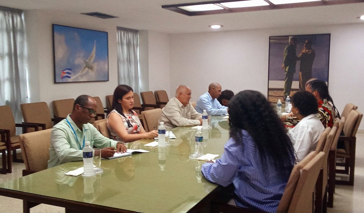 EmilioLozadaG's tweet image. Recibí a Alvin Botes, viceministro de Relaciones Internacionales y Cooperación de la Rep. de Sudáfrica.
Intercambiamos sobre los históricos vínculos entre el PCC y el Congreso Nacional Africano, forjados por Fidel y Mandela.
Agradecí su firme posición en contra del bloqueo.