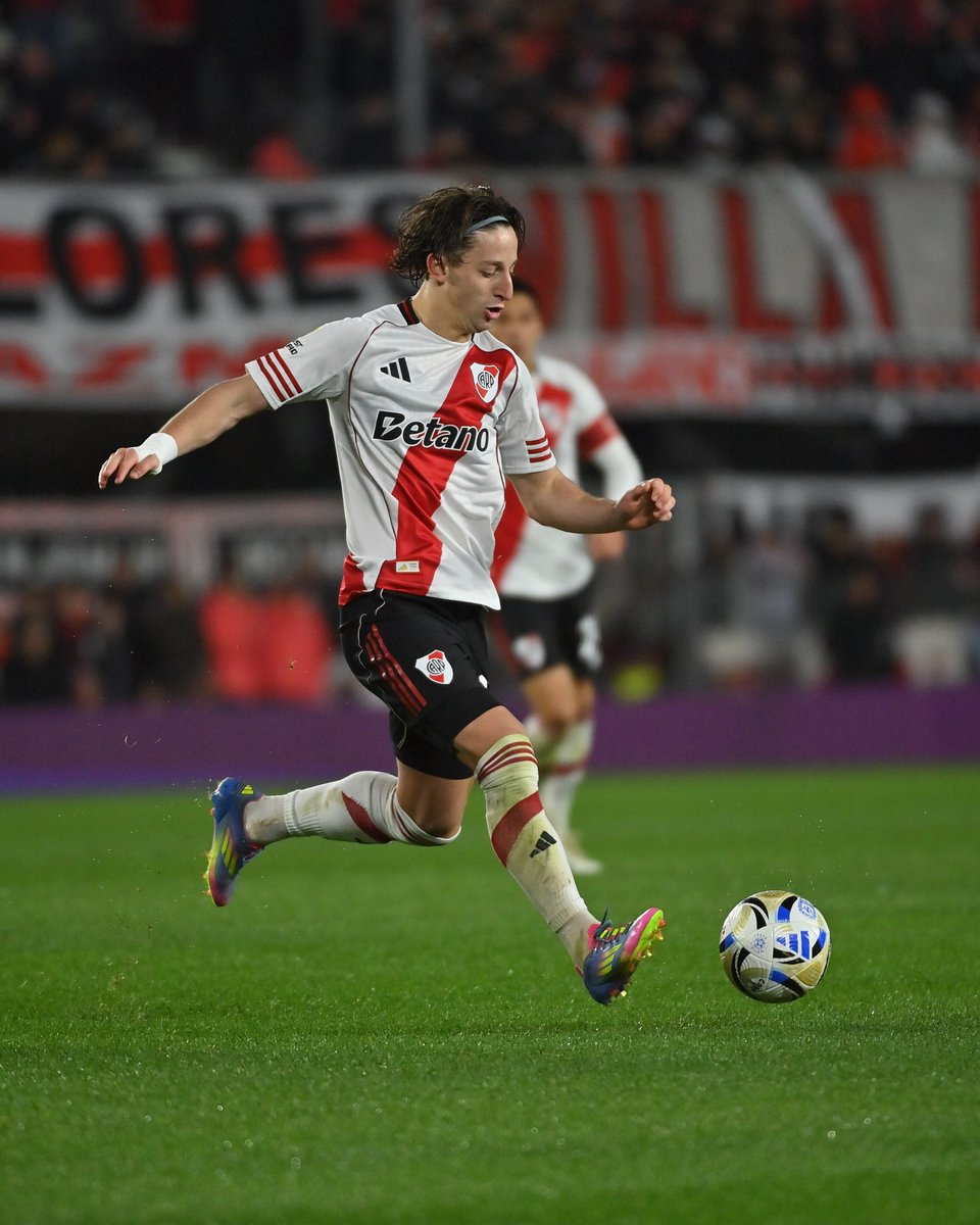 GlobalCARP's tweet image. Last night, Matías Galarza Fonda made his River Plate debut. ⚪🔴⚪
Let it rip, Mati! 🇵🇾💪