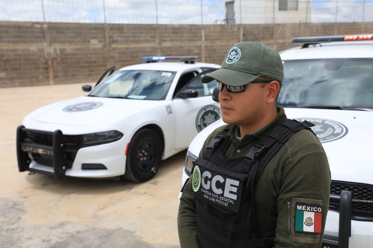 🚨Como resultado de acciones operativas, la #GCE detuvo en el Barrio de #Tequisquiapan a dos hombres identificados como presuntos responsables de robos en comercios de la zona metropolitana, asegurándoles dosis de droga.

✅#SeguridadSinLímites.