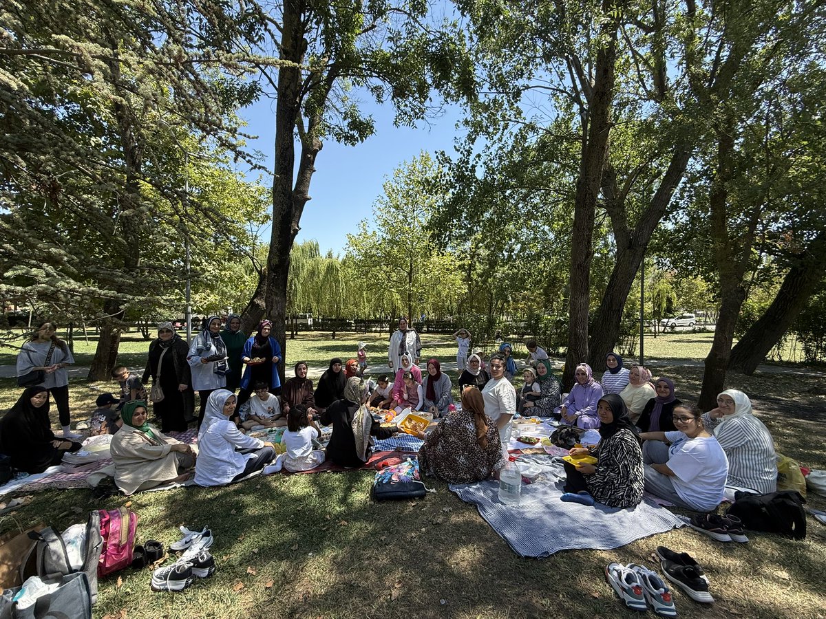 Önce yoldaş, sonra yol…🛤️

Birlikte yol yürüdüğümüz kadın yolları teşkilat mensuplarımız ve İl Koordinatörümüz Burcu Hatun Şahinci ile birlikte güzel bir piknik programı gerçekleştirerek muhabbet bağımızı kuvvetlendirdik.🌳💚🤝

<a href="/BurcuHSahinci/">Burcu H. Şahinci</a> <a href="/HaticeYucel2023/">Hatice Yücel 🇹🇷</a> <a href="/RTErdogan/">Recep Tayyip Erdoğan</a>