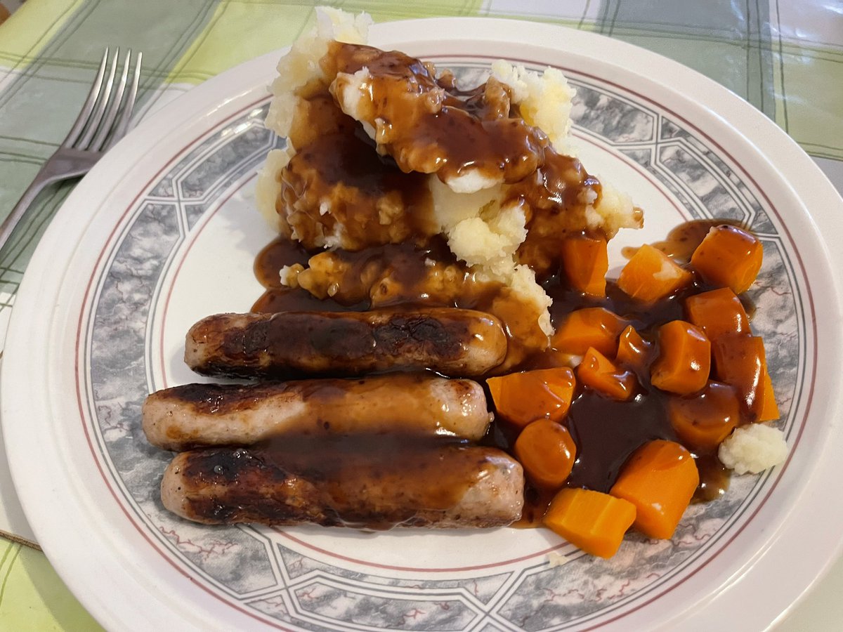 stonepineprime's tweet image. “Boys, do you like bangers and mash?”
“We love it!!”
Result.