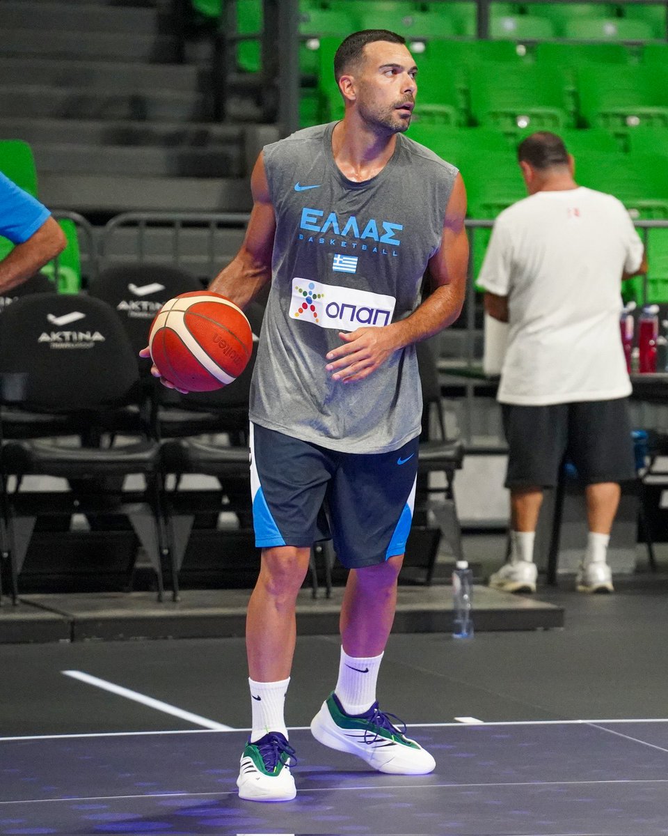 Real_JimmyGreen's tweet image. Ο αρχηγός όλων των Ελλήνων!  Από μικρό παιδί δίπλα στην αγαπημένη του εθνική! Ευχαριστούμε για όλα αρχηγέ!