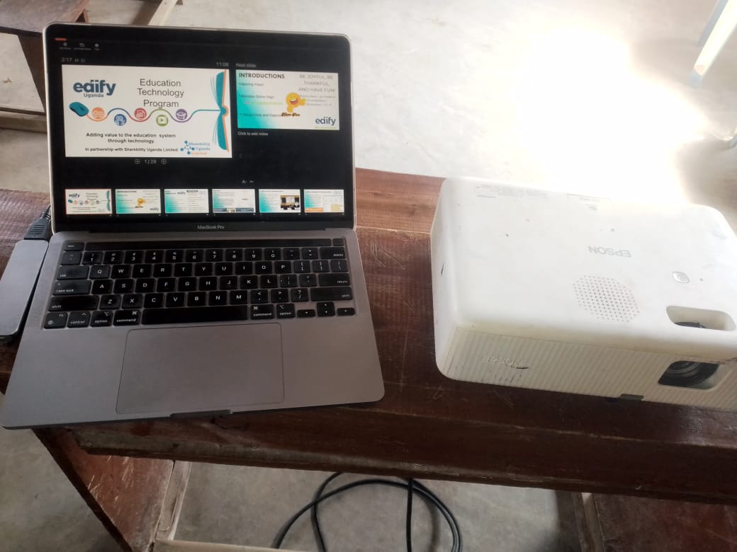 SharebilityUg's tweet image. ICT integration workshop at Ever Increasing Children&apos;s Center-Makindye . Teachers acquiring digital skills to empower learners with 21st century abilities regardless of their social/economic status, courtesy @EdifyUganda thru its #EdifyEdtech programs.#Sharebilityedutech